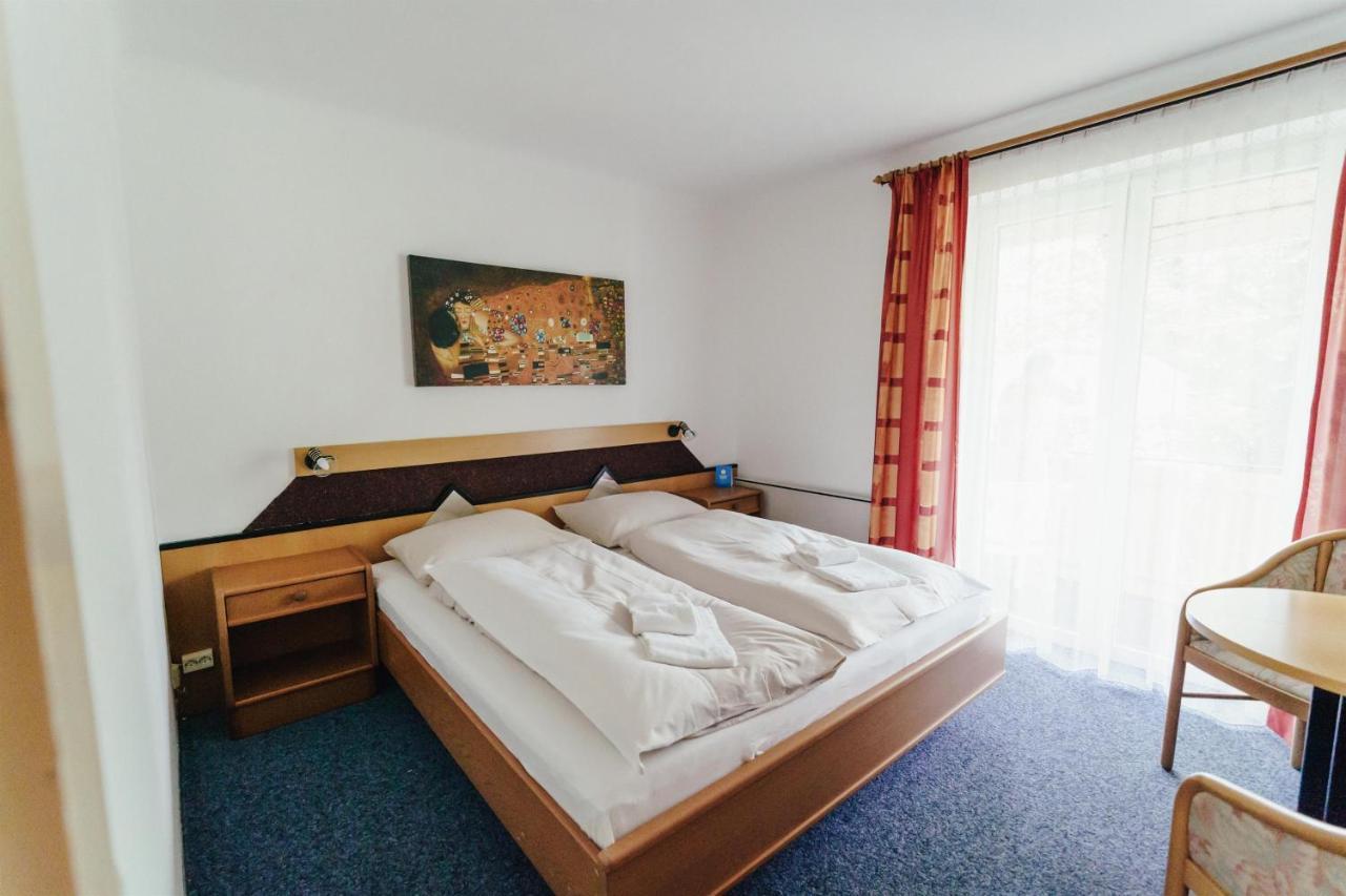 Gaestehaus Frank Hotel Velden am Woerthersee Exterior photo