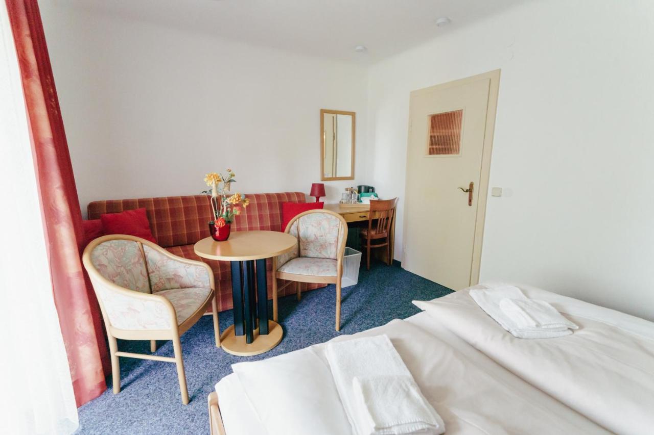 Gaestehaus Frank Hotel Velden am Woerthersee Exterior photo